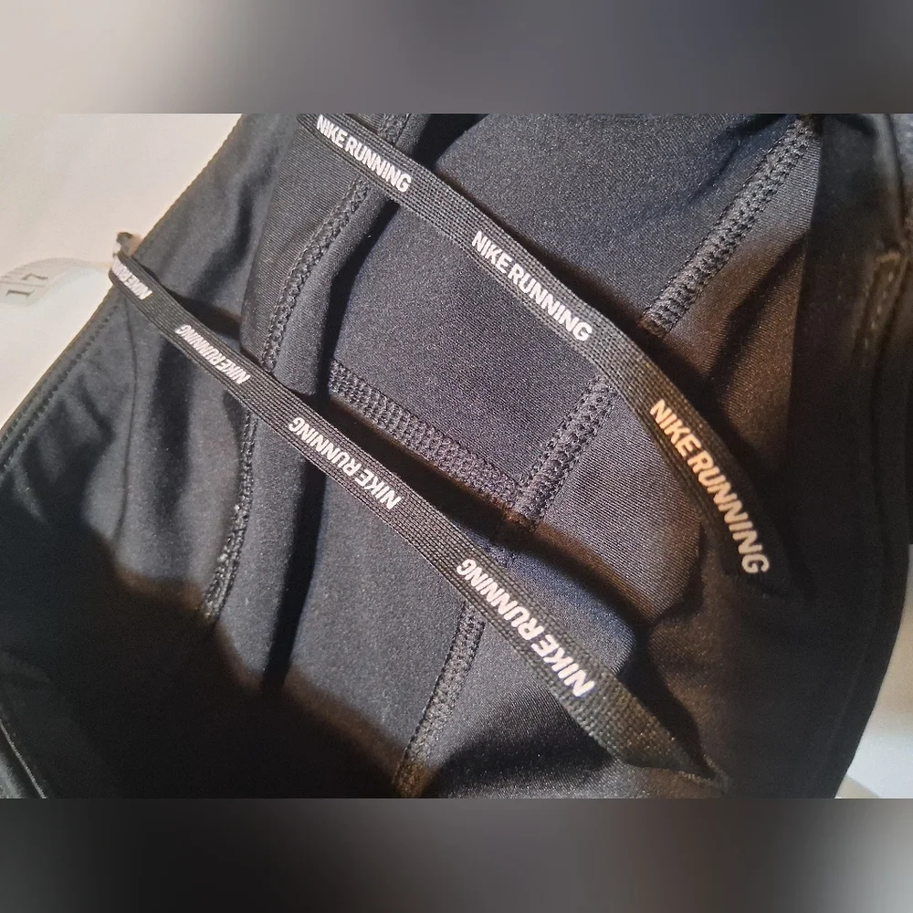 EUC - NIKE - Dri Fit Capri Cropped Black Yoga Workout Leggings - Women Medium - Picture 11 of 14